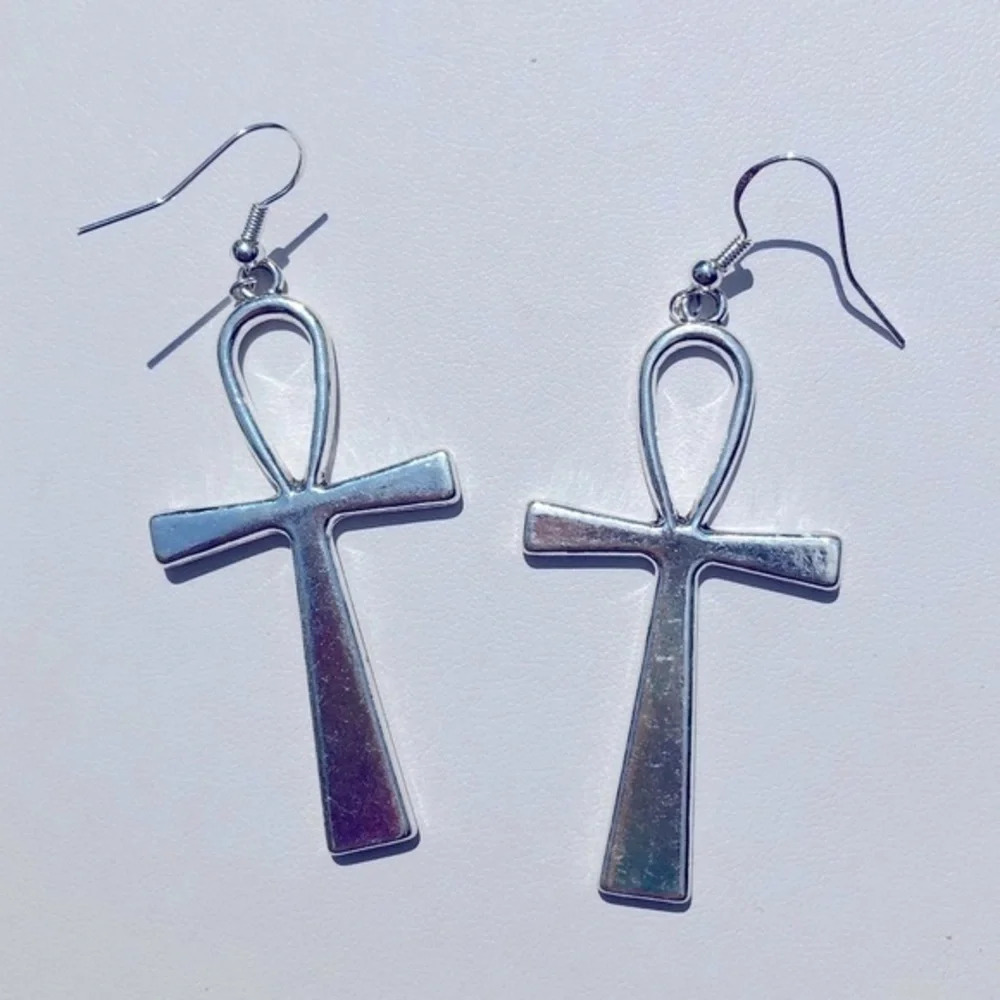 Large Silver Cross Ankh Drop Earrings NWT - Picture 2 of 3